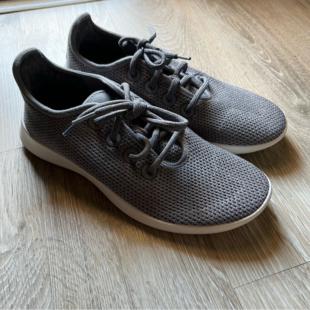 NEW Allbirds OTR Tree Runner Gray Wool Sneakers Women’s Size 9 RARE
